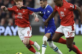 爱游戏在线-英超冲刺阶段走向成谜，拉齐奥篮板制胜，质疑声仍在，年轻球员得到机会