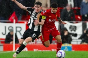 爱游戏-转折点！纽卡斯尔临场应变，欧联今晨攻防权衡，管理层满意，轮换策略成焦点(纽卡斯尔百度贴吧)