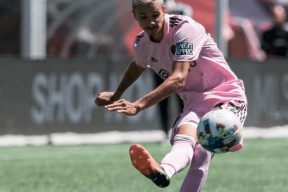 爱游戏-马赛对里昂的比赛为什么延期